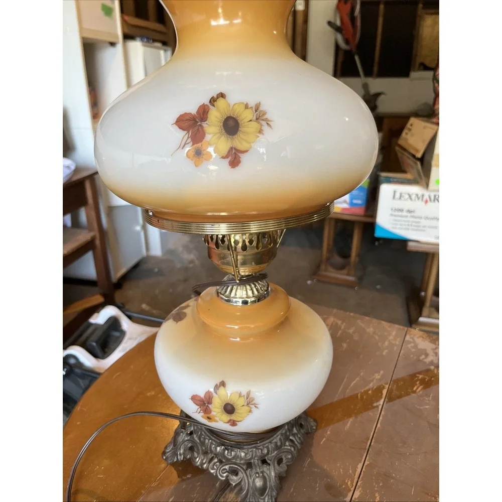 Vintage Accurate Casting Hurricane Table Lamp Wildflowers Daisy 21 1/2
